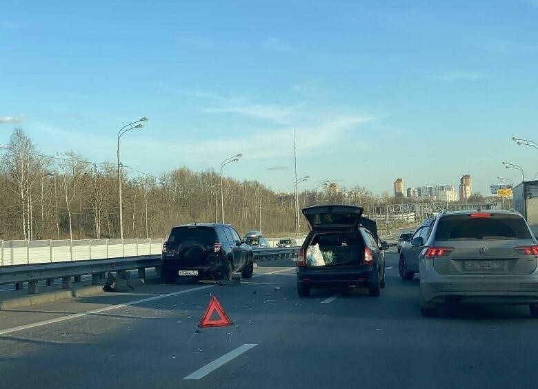 Почему в некоторых районах Москвы происходит большое количество дорожных происшествий