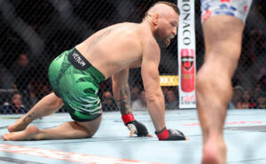 makgregor-rasskazal-kogda-vernetsja-v-ufc-posle-tjazheloj-travmy-kolena-5a176fd.jpg