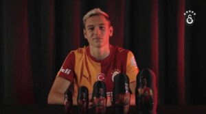 galatasaraj-rolikom-s-matreshkami-predstavil-samogo-dorogogo-igroka-rpl-ce83e63.jpg